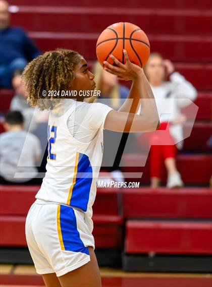 Thumbnail 3 in Connelly School of the Holy Child @ Robinson (Cougar Holiday Classic) photogallery.