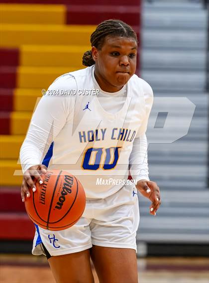 Thumbnail 2 in Connelly School of the Holy Child @ Robinson (Cougar Holiday Classic) photogallery.