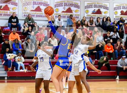 Thumbnail 3 in Connelly School of the Holy Child @ Robinson (Cougar Holiday Classic) photogallery.