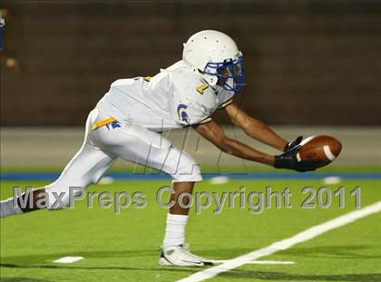 Thumbnail 3 in Dallas Jesuit vs Samuell photogallery.