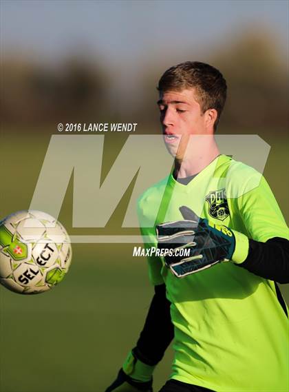 Thumbnail 1 in D'Evelyn vs. Standley Lake photogallery.