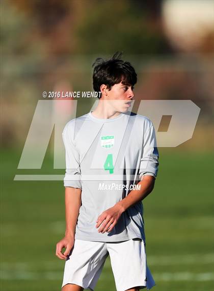 Thumbnail 2 in D'Evelyn vs. Standley Lake photogallery.