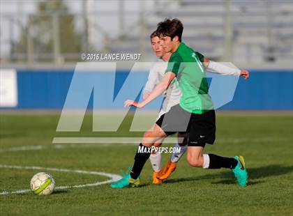 Thumbnail 2 in D'Evelyn vs. Standley Lake photogallery.