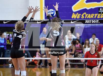 Thumbnail 3 in Assumption vs. Mater Dei (Durango Fall Classic) photogallery.