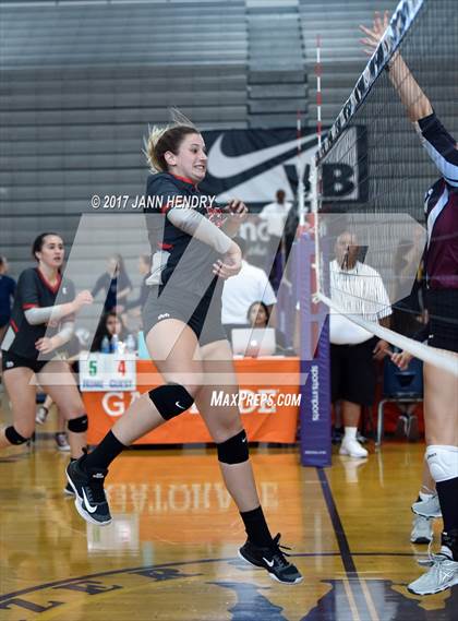 Thumbnail 2 in Assumption vs. Mater Dei (Durango Fall Classic) photogallery.
