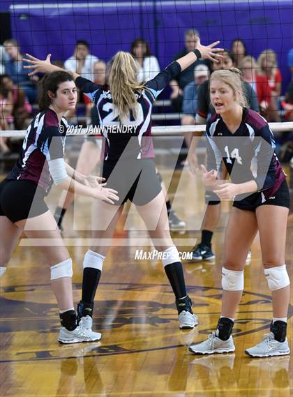 Thumbnail 2 in Assumption vs. Mater Dei (Durango Fall Classic) photogallery.