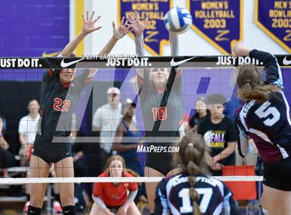 Thumbnail 3 in Assumption vs. Mater Dei (Durango Fall Classic) photogallery.