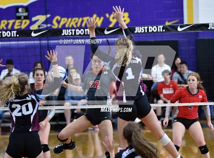 Thumbnail 2 in Assumption vs. Mater Dei (Durango Fall Classic) photogallery.