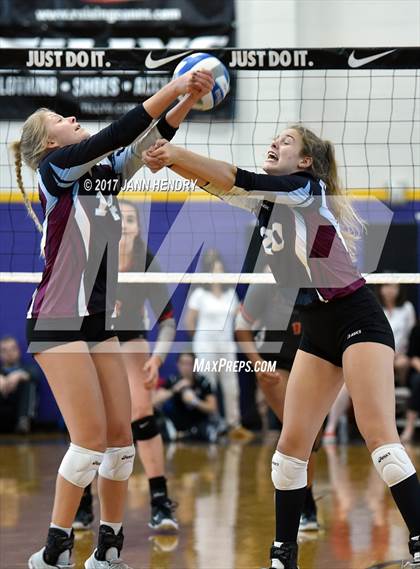 Thumbnail 3 in Assumption vs. Mater Dei (Durango Fall Classic) photogallery.
