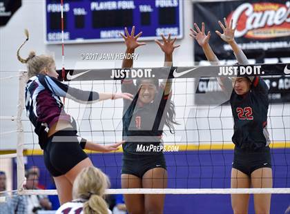 Thumbnail 3 in Assumption vs. Mater Dei (Durango Fall Classic) photogallery.