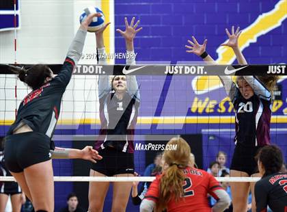 Thumbnail 2 in Assumption vs. Mater Dei (Durango Fall Classic) photogallery.