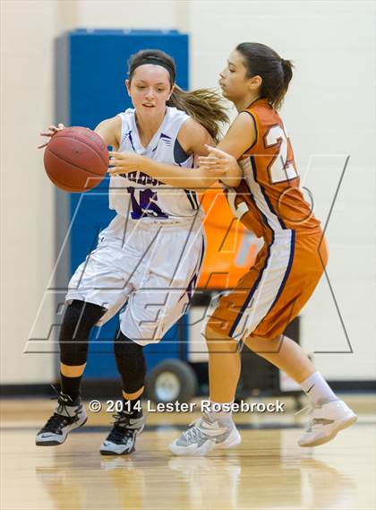 Thumbnail 3 in Madison vs Warren Freshman photogallery.