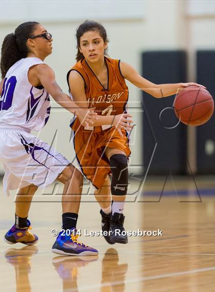 Thumbnail 1 in Madison vs Warren Freshman photogallery.