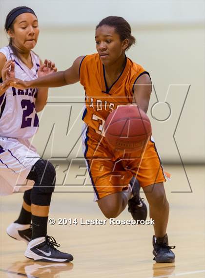 Thumbnail 2 in Madison vs Warren Freshman photogallery.