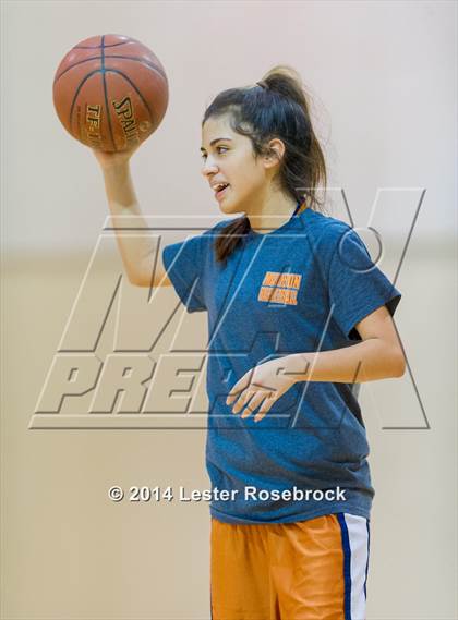 Thumbnail 1 in Madison vs Warren Freshman photogallery.