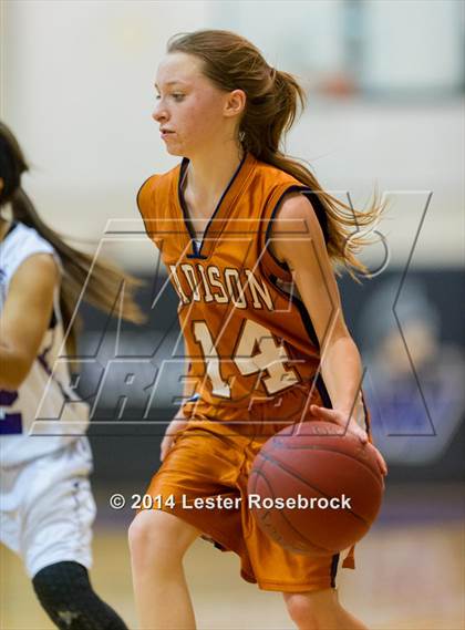 Thumbnail 3 in Madison vs Warren Freshman photogallery.