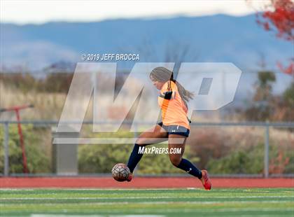 Thumbnail 3 in Flintridge Sacred Heart vs West Ranch  photogallery.
