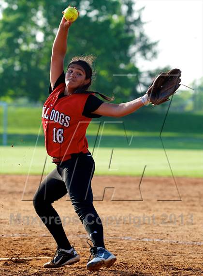 Thumbnail 3 in Plainedge vs Island Trees (Section 8 Class A Final - Game 1) photogallery.