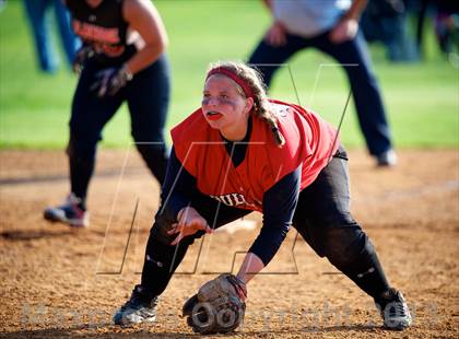 Thumbnail 1 in Plainedge vs Island Trees (Section 8 Class A Final - Game 1) photogallery.