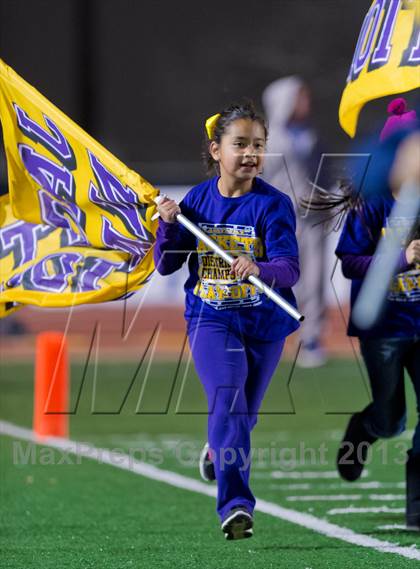 Thumbnail 3 in Sabinal vs. La Pryor (UIL 1A D2 Region 4 Regional Playoffs) photogallery.