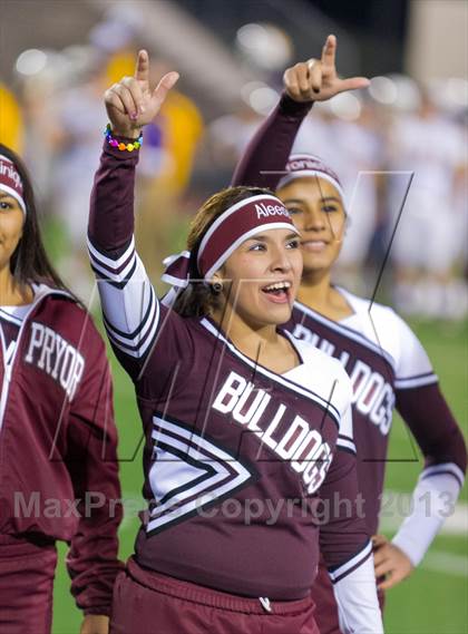 Thumbnail 1 in Sabinal vs. La Pryor (UIL 1A D2 Region 4 Regional Playoffs) photogallery.