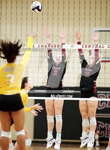 Thumbnail 1 in Birdville vs Keller Central photogallery.