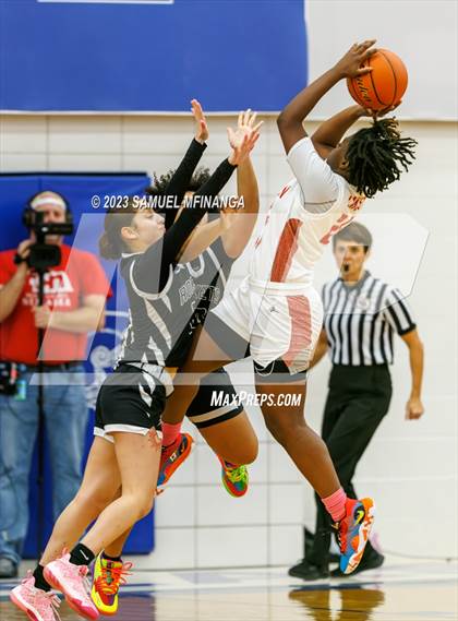 Thumbnail 3 in Lincoln Northeast vs. Lincoln High (HAC Tournament Final) photogallery.