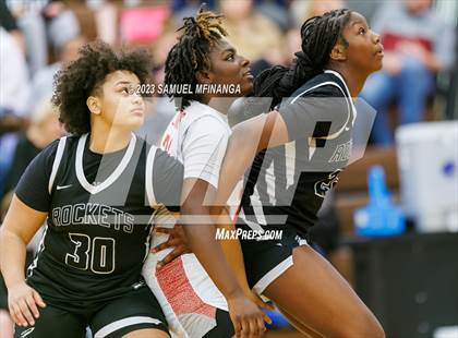 Thumbnail 2 in Lincoln Northeast vs. Lincoln High (HAC Tournament Final) photogallery.