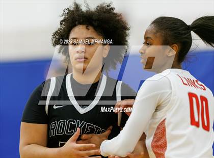 Thumbnail 2 in Lincoln Northeast vs. Lincoln High (HAC Tournament Final) photogallery.