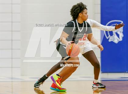 Thumbnail 1 in Lincoln Northeast vs. Lincoln High (HAC Tournament Final) photogallery.