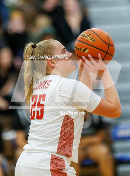 Thumbnail 2 in Lincoln Northeast vs. Lincoln High (HAC Tournament Final) photogallery.
