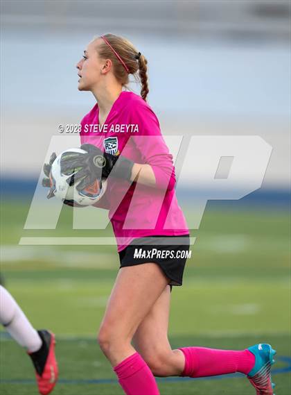 Thumbnail 2 in Rock Canyon vs Pine Creek (CHSAA 5A Q-Final) photogallery.