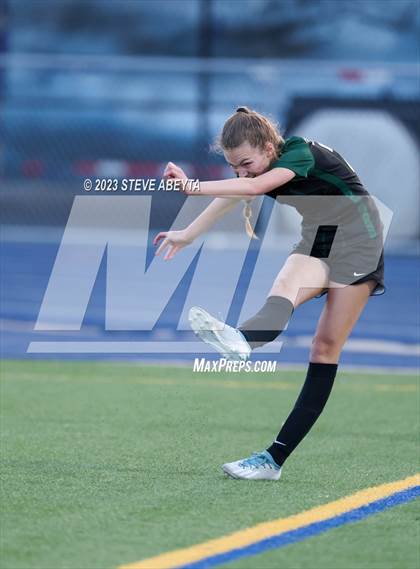 Thumbnail 3 in Rock Canyon vs Pine Creek (CHSAA 5A Q-Final) photogallery.
