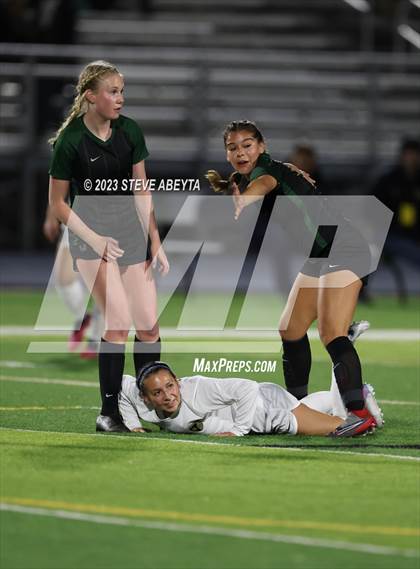 Thumbnail 3 in Rock Canyon vs Pine Creek (CHSAA 5A Q-Final) photogallery.