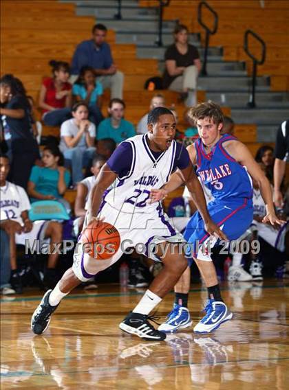 Thumbnail 3 in Westlake vs Humble (McDonalds Texas Invitational) photogallery.