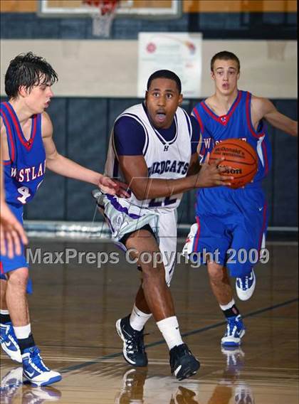 Thumbnail 3 in Westlake vs Humble (McDonalds Texas Invitational) photogallery.