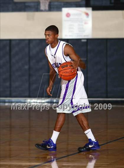 Thumbnail 1 in Westlake vs Humble (McDonalds Texas Invitational) photogallery.