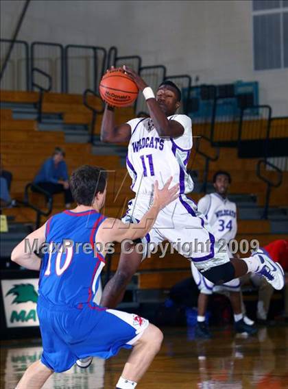 Thumbnail 2 in Westlake vs Humble (McDonalds Texas Invitational) photogallery.