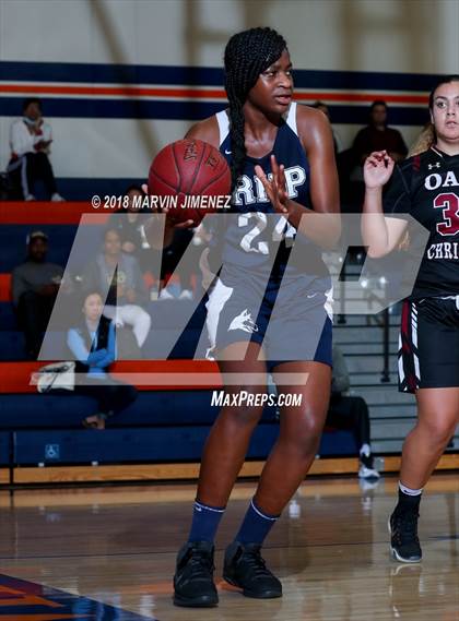 Thumbnail 3 in Oaks Christian @ Rolling Hills Prep photogallery.