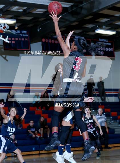 Thumbnail 1 in Oaks Christian @ Rolling Hills Prep photogallery.