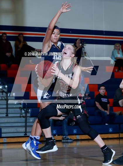 Thumbnail 2 in Oaks Christian @ Rolling Hills Prep photogallery.