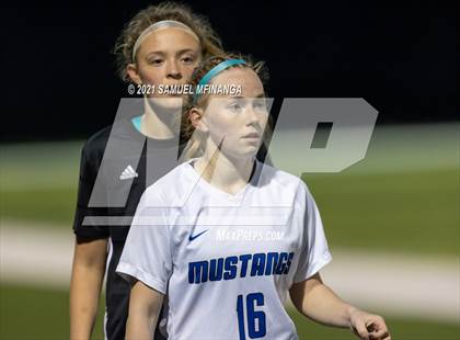 Thumbnail 3 in Omaha Westside vs. Millard North photogallery.