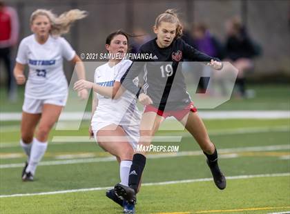 Thumbnail 2 in Omaha Westside vs. Millard North photogallery.