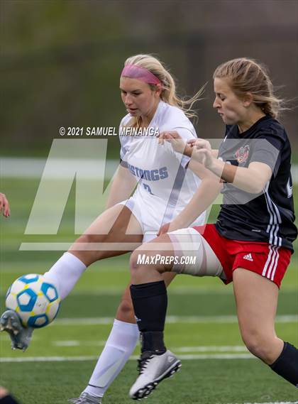 Thumbnail 3 in Omaha Westside vs. Millard North photogallery.