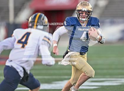 Thumbnail 1 in Bayport-Blue Point vs. Shoreham-Wading River (Section XI Division IV Final) photogallery.