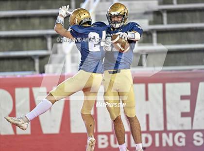 Thumbnail 1 in Bayport-Blue Point vs. Shoreham-Wading River (Section XI Division IV Final) photogallery.