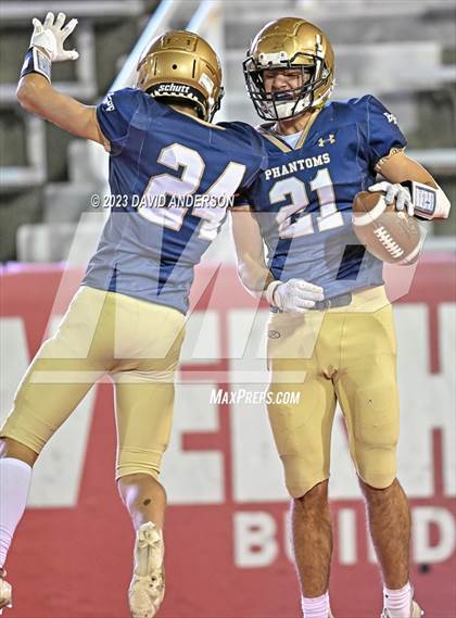 Thumbnail 1 in Bayport-Blue Point vs. Shoreham-Wading River (Section XI Division IV Final) photogallery.