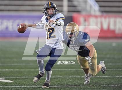 Thumbnail 2 in Bayport-Blue Point vs. Shoreham-Wading River (Section XI Division IV Final) photogallery.