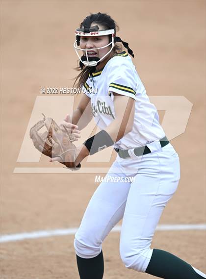 Thumbnail 2 in Temple City vs. Moorpark (CIF-SS D4 Final) photogallery.