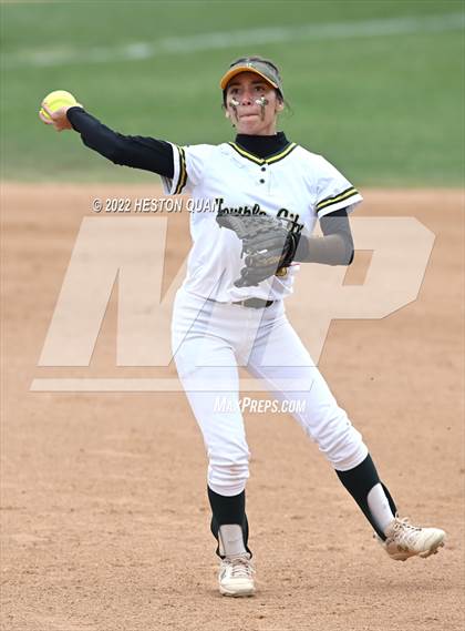 Thumbnail 1 in Temple City vs. Moorpark (CIF-SS D4 Final) photogallery.